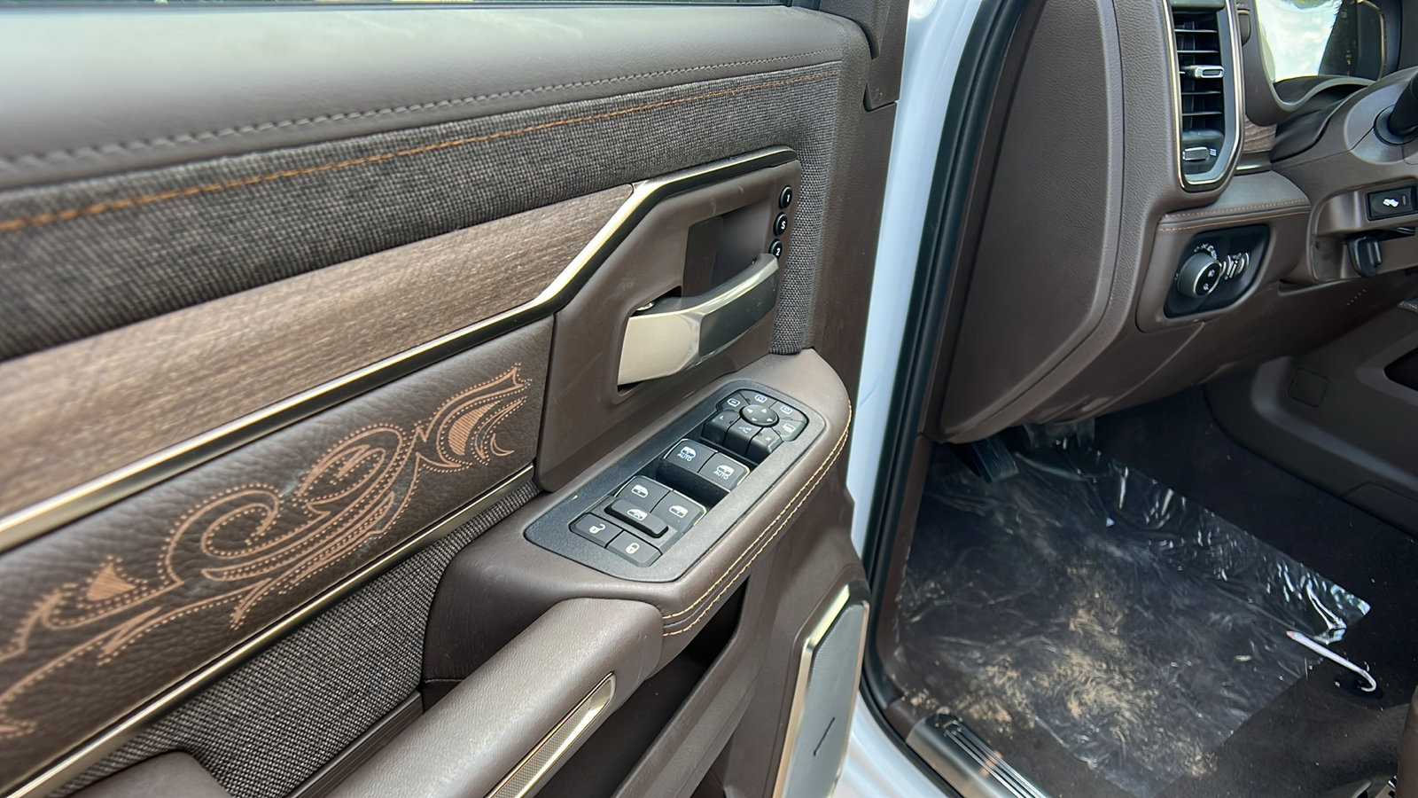 New 2026 RAM 2500 Limited image 16