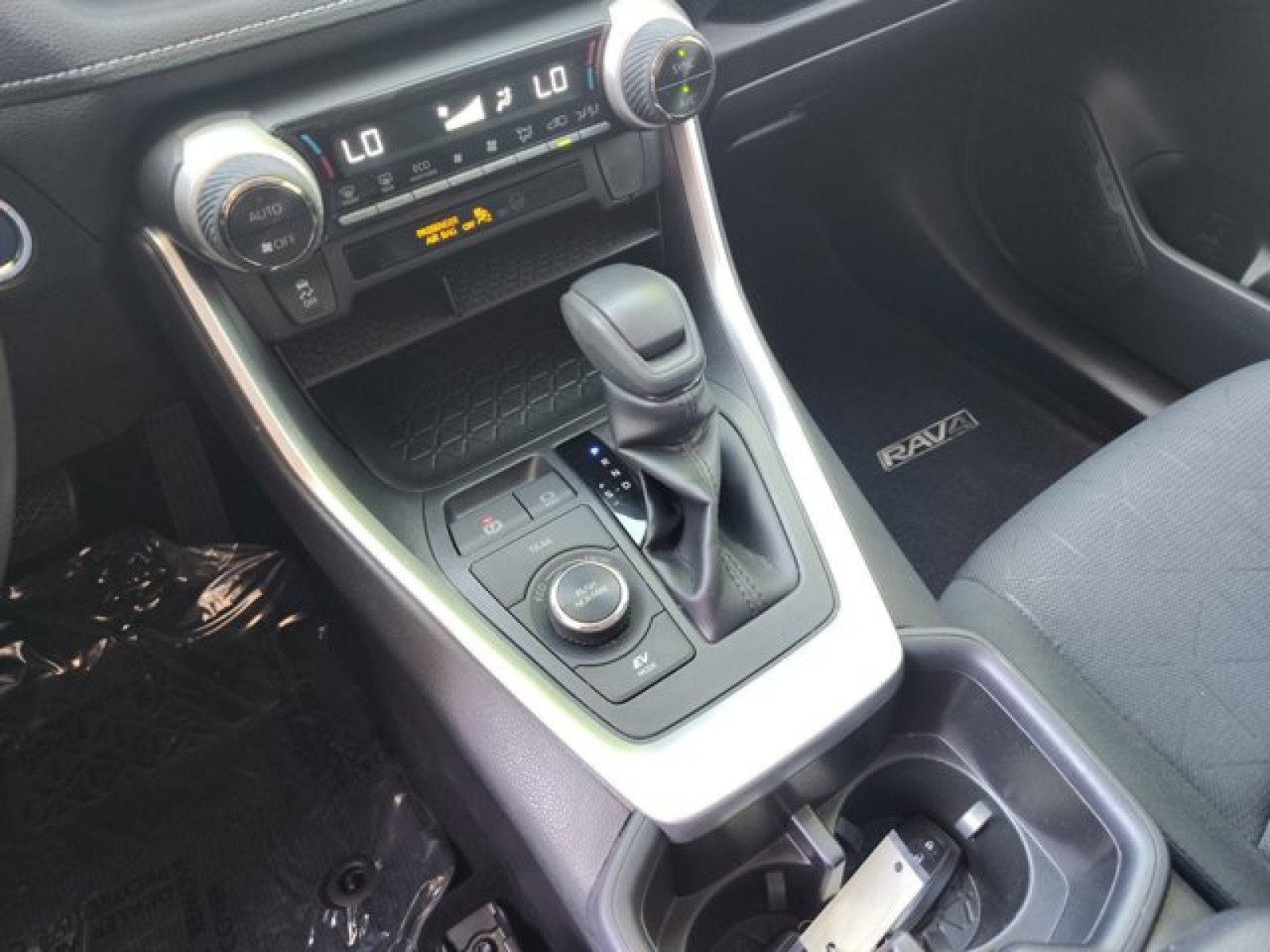 Used 2022 Toyota RAV4 XLE w/ Convenience Package AWD/4WD image 14