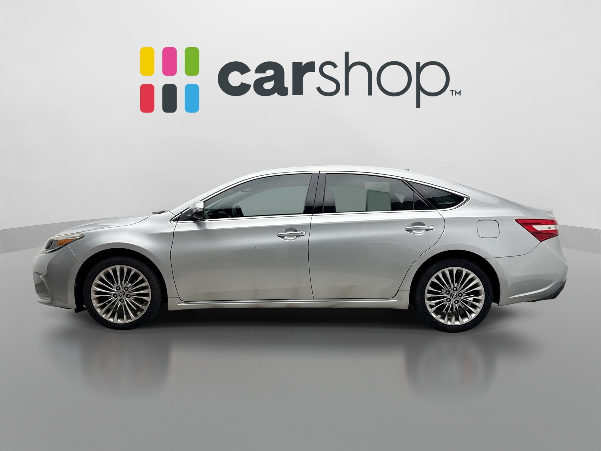 Used 2017 Toyota Avalon Limited FWD image 2