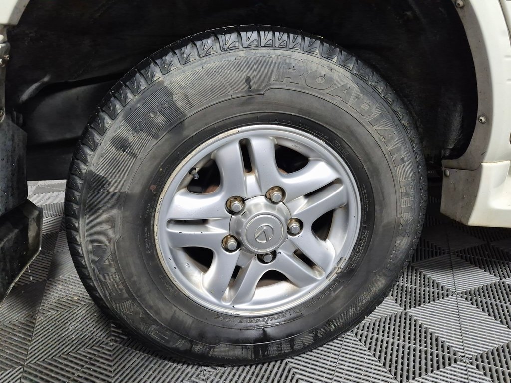 Used 2002 Lexus LX 470 4WD image 8