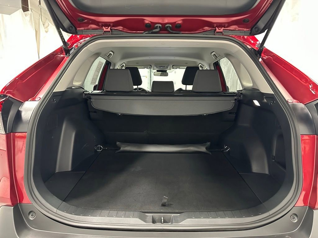 Used 2025 Toyota RAV4 XLE AWD/4WD image 47