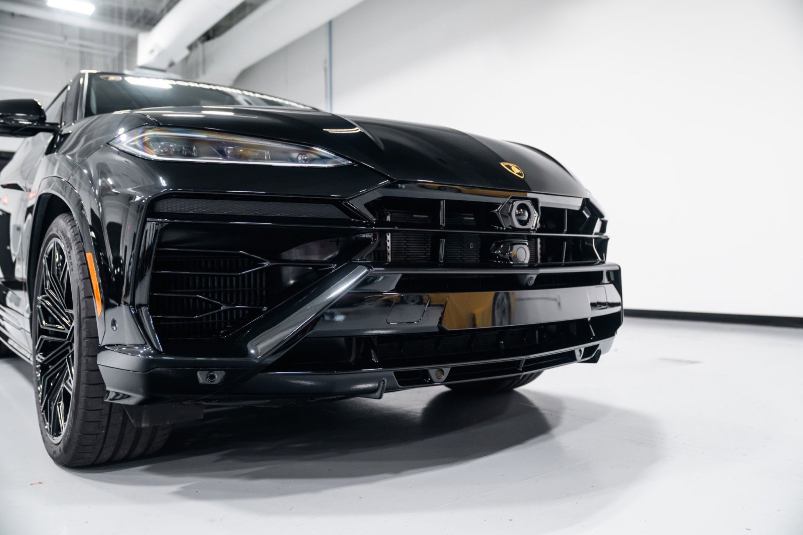 Used 2025 Lamborghini Urus SE image 27