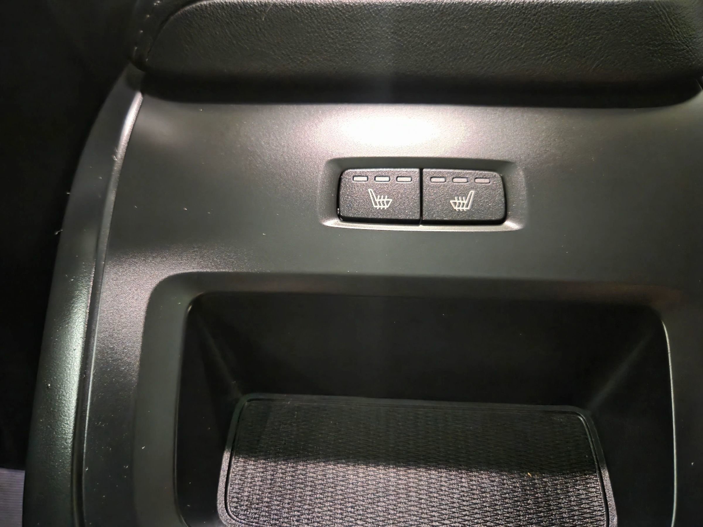 Used 2025 Volvo XC60 B5 Plus image 36