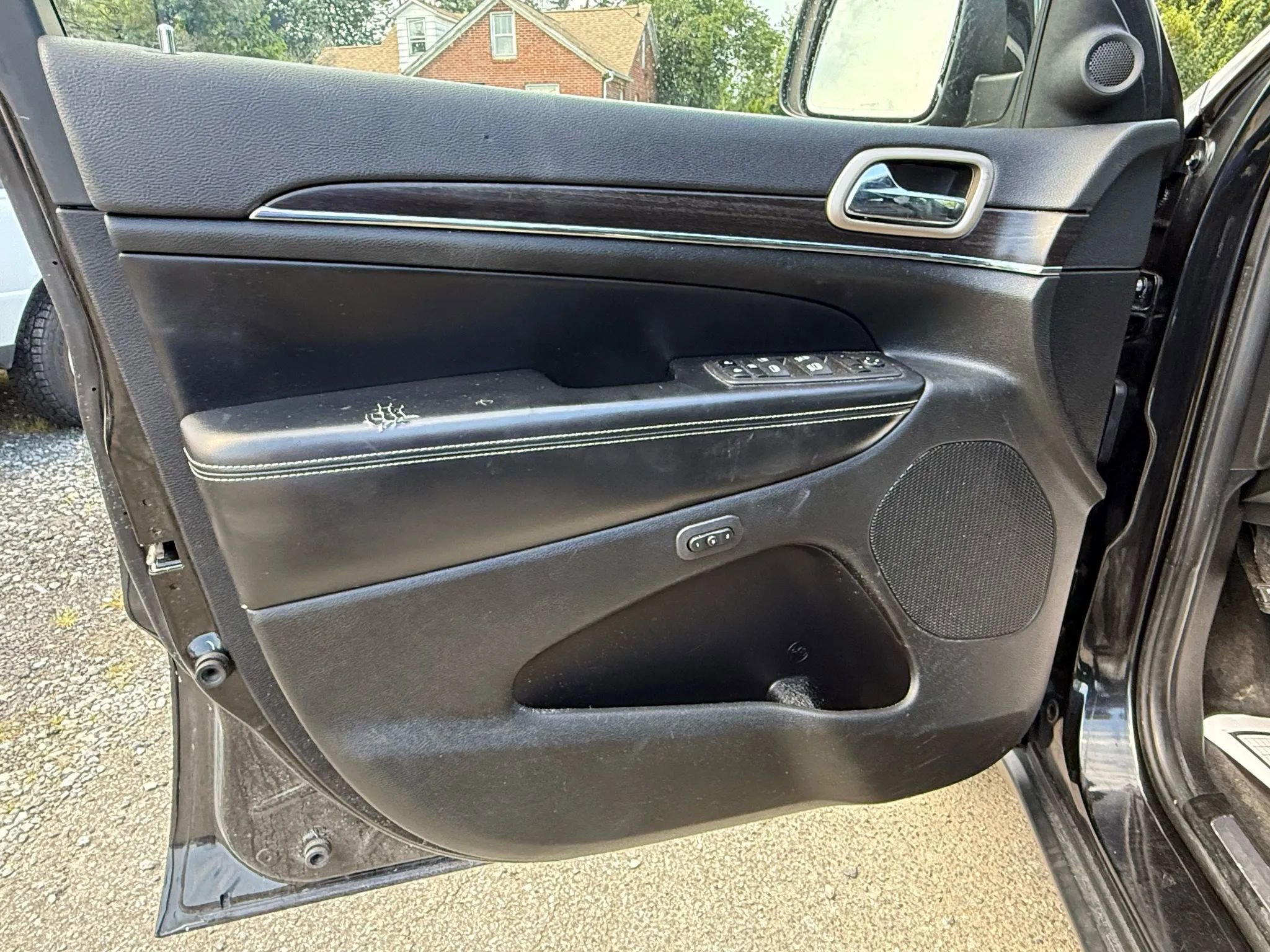 Used 2014 Jeep Grand Cherokee Limited AWD/4WD image 8