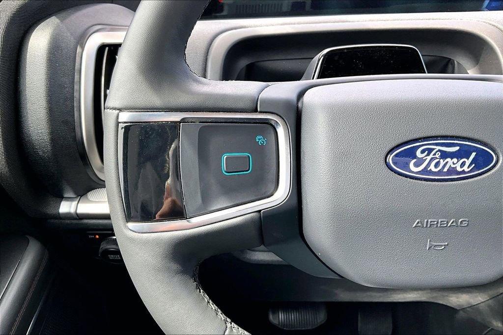 Used 2025 Ford Expedition Max Active AWD/4WD image 17