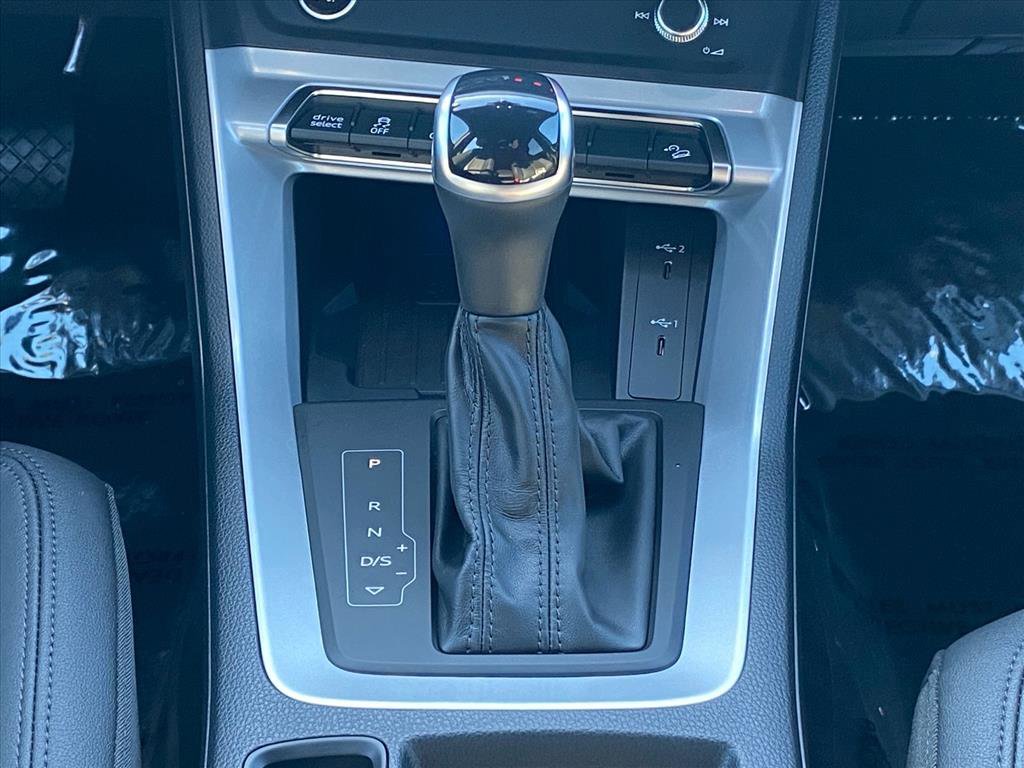 Used 2024 Audi Q3 2.0T Premium Plus image 10