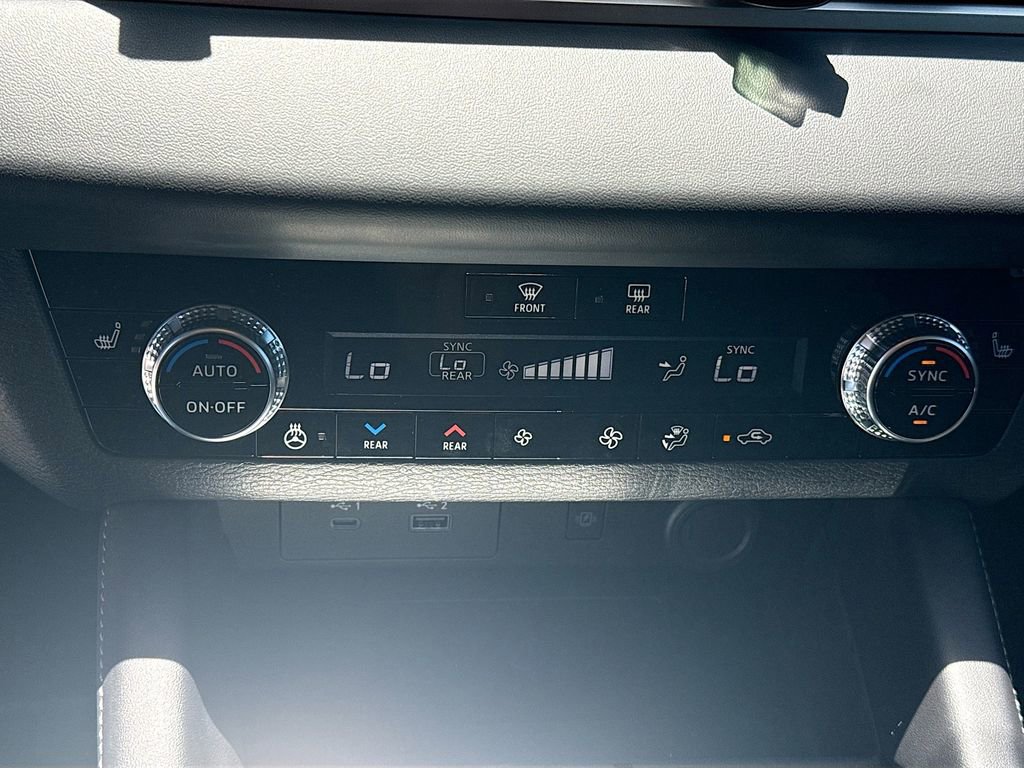 Used 2024 Mitsubishi Outlander SEL image 17