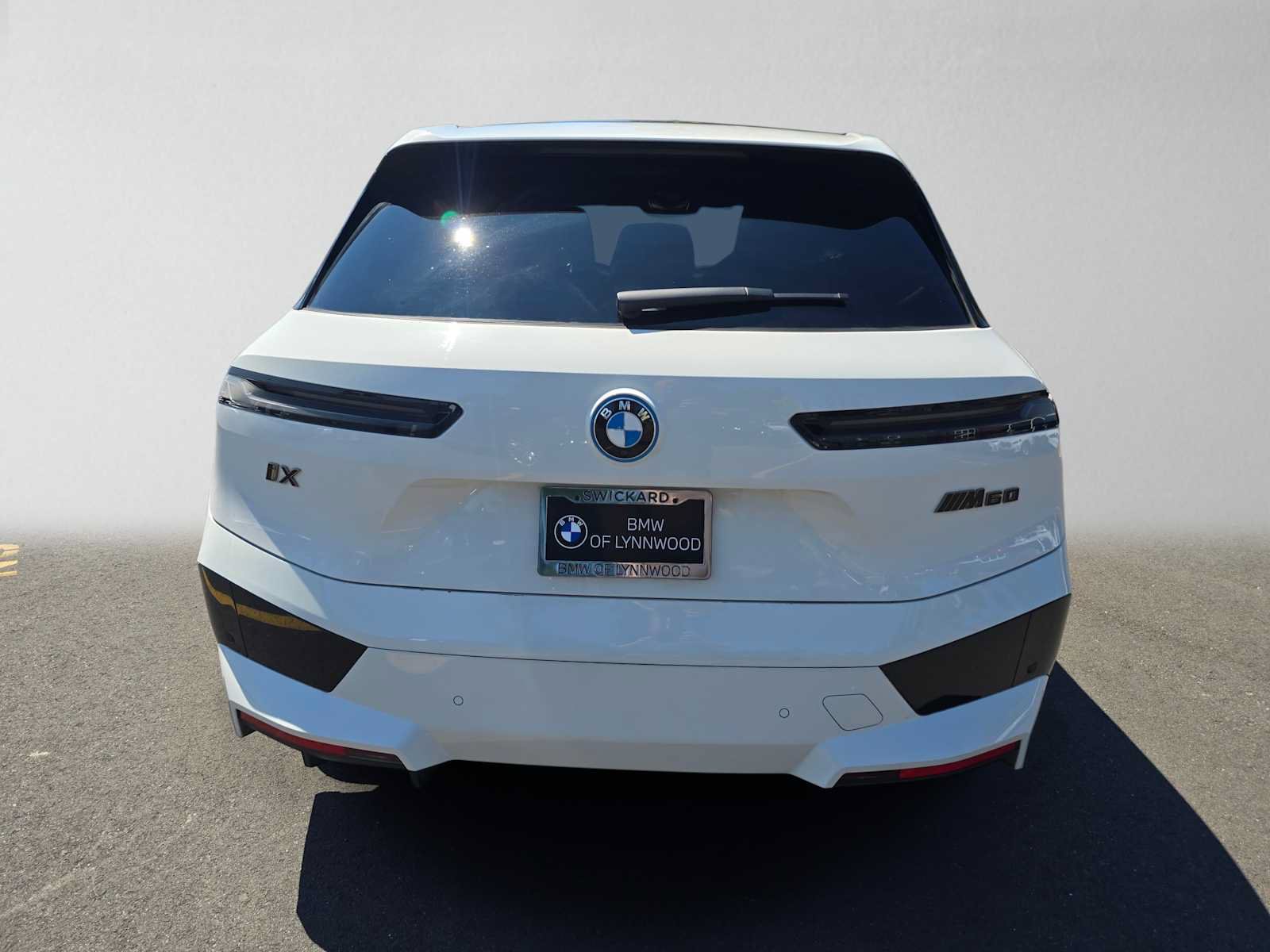 Used 2023 BMW iX M60 w/ Executive Package AWD/4WD image 4
