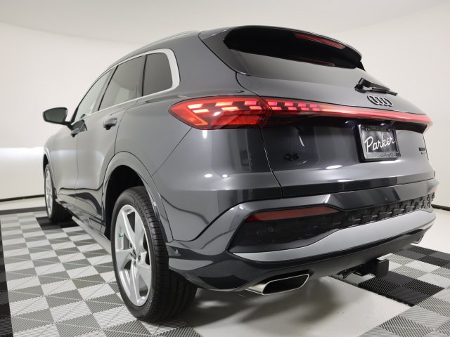 Certified 2025 Audi Q5 Premium Plus w/ Premium Plus AWD/4WD image 3