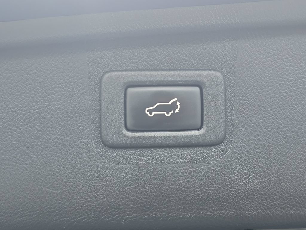 Used 2017 Subaru Outback 2.5i Limited AWD/4WD image 13