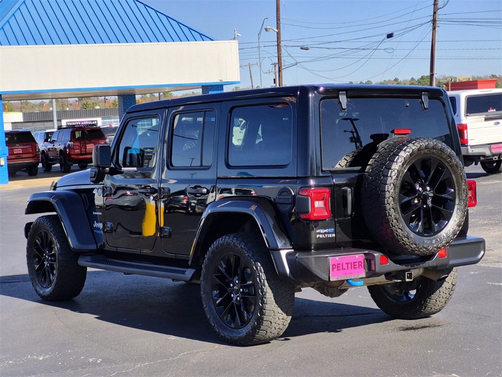 Used 2022 Jeep Wrangler Unlimited Sahara image 4