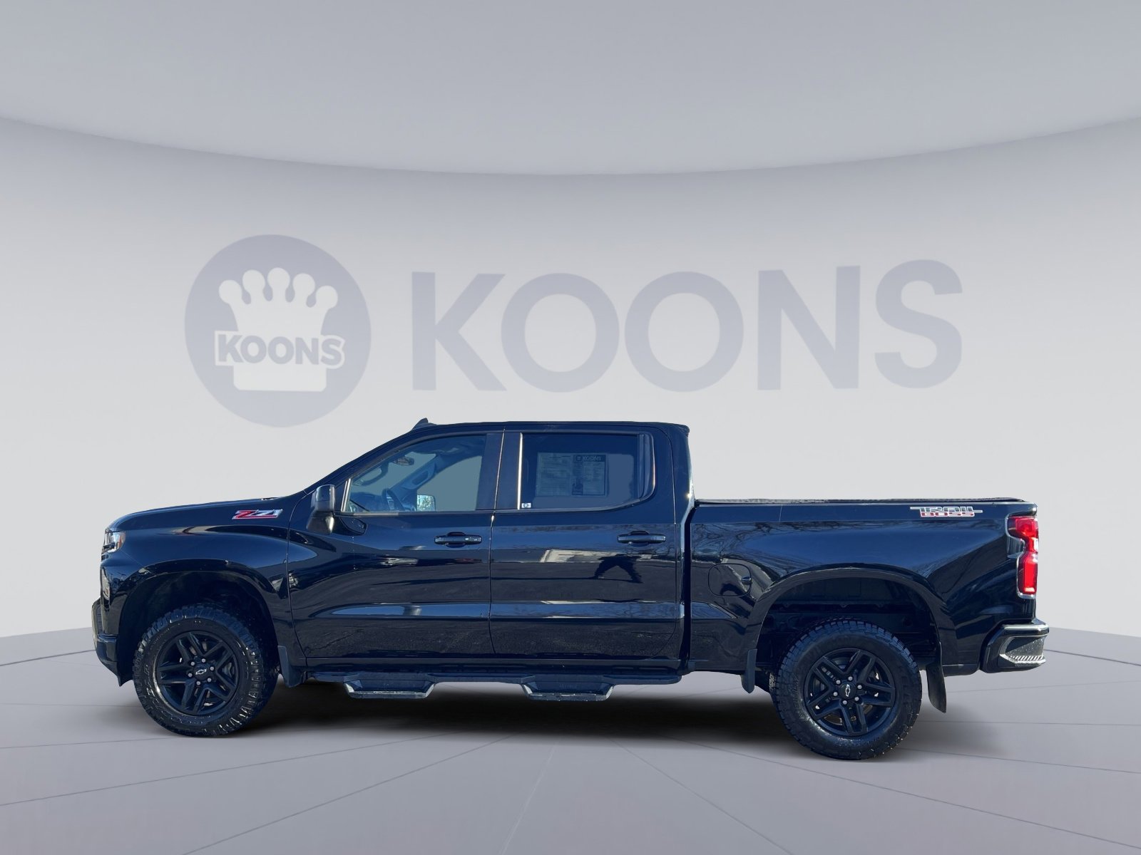 Used 2021 Chevrolet Silverado 1500 LT Trail Boss image 2