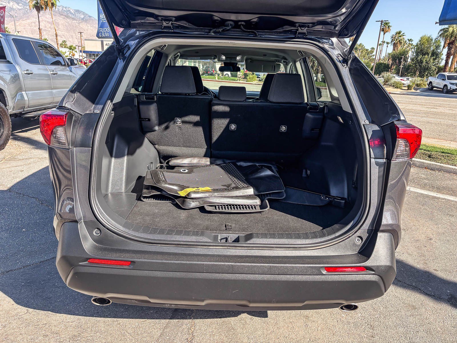 Used 2024 Toyota RAV4 XLE FWD image 13
