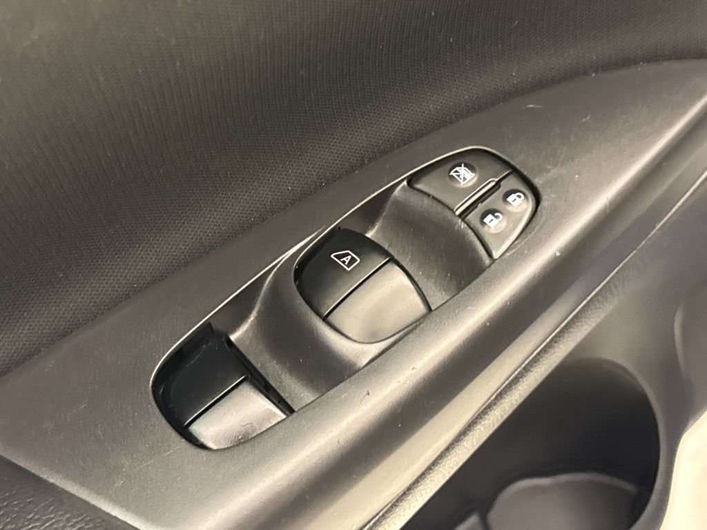 Used 2018 Nissan Sentra S FWD image 18