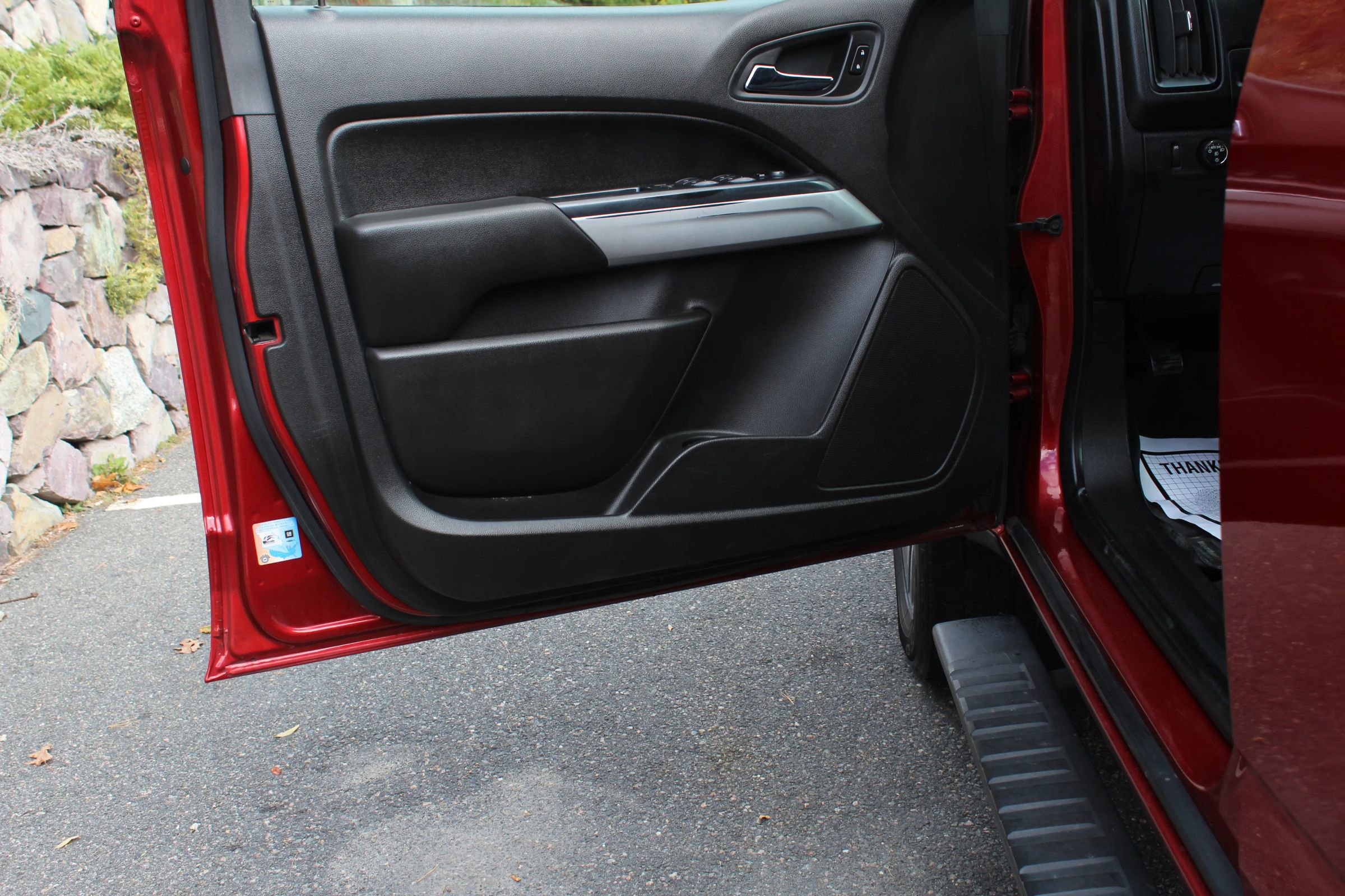 Used 2015 Chevrolet Colorado LT w/ Luxury Package image 12