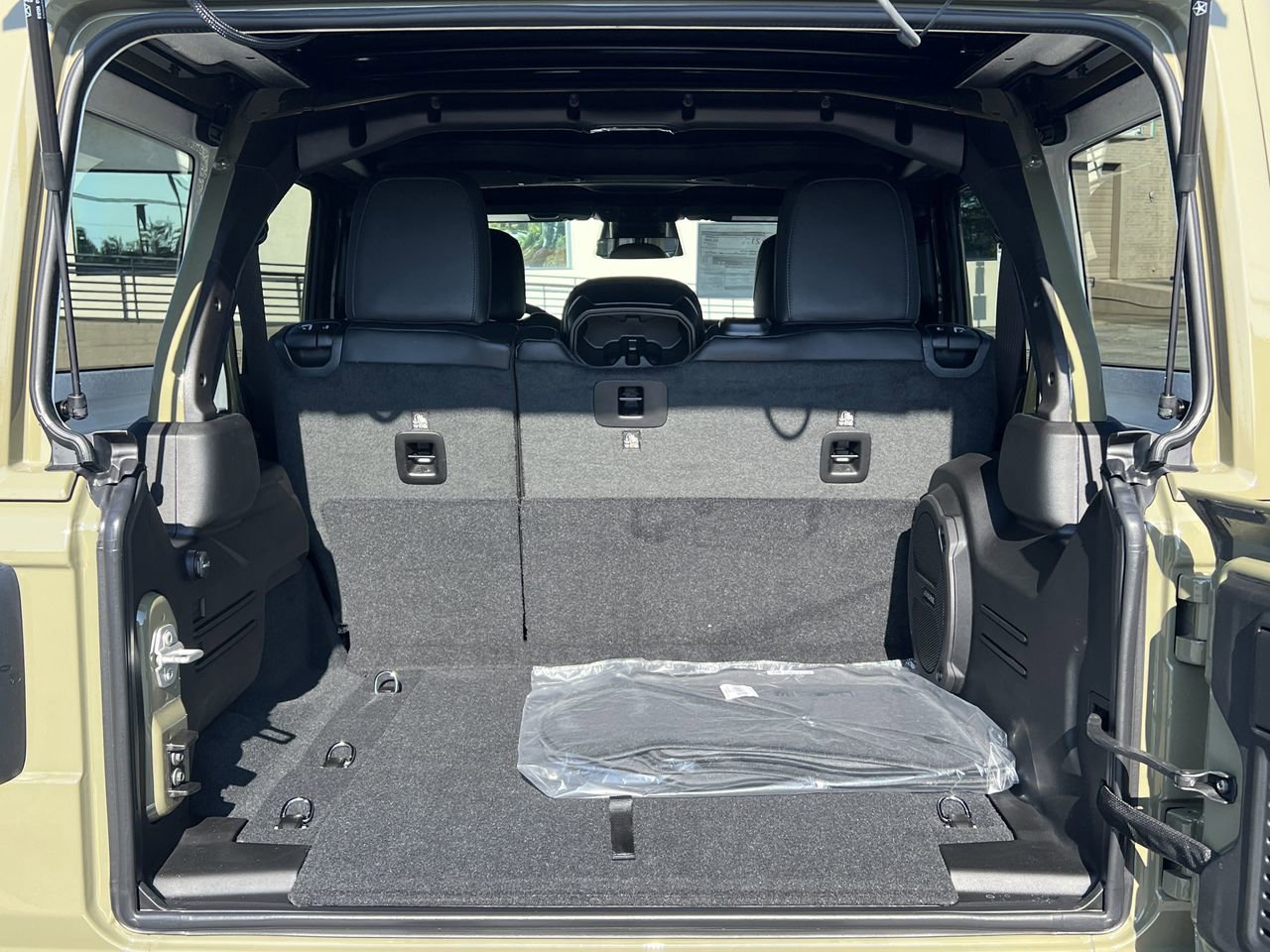 Used 2025 Jeep Wrangler Unlimited Rubicon image 30