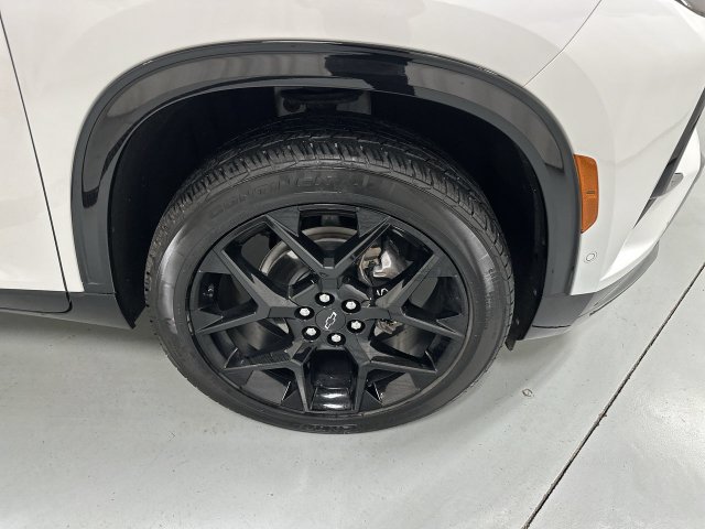 Used 2025 Chevrolet Traverse RS FWD image 20