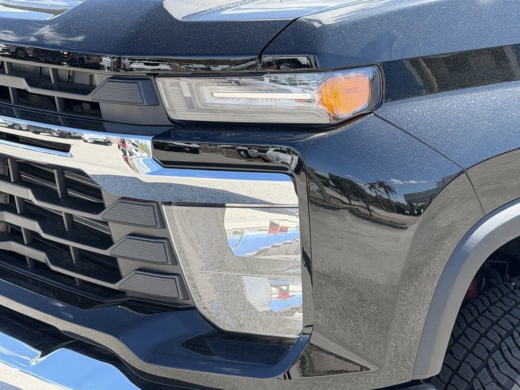 New 2026 Chevrolet Silverado 2500 LT w/ All Star Edition AWD/4WD image 7