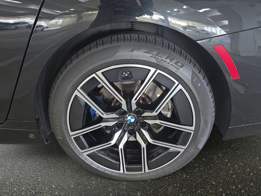 Used 2023 BMW 740i w/ Parking Assistance Package image 32
