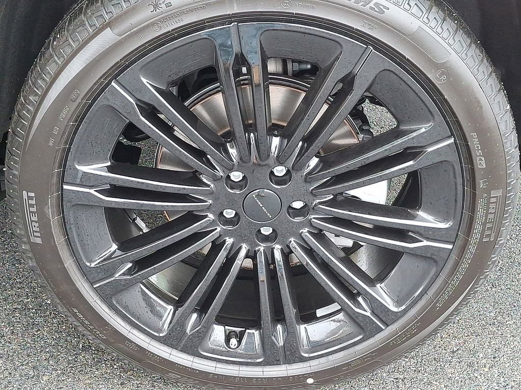 New 2026 Land Rover Range Rover SE image 4