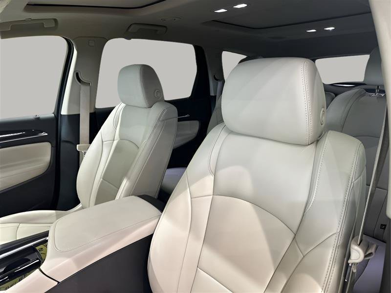 Used 2020 Buick Enclave Essence w/ LPO, Luxury Package FWD image 17