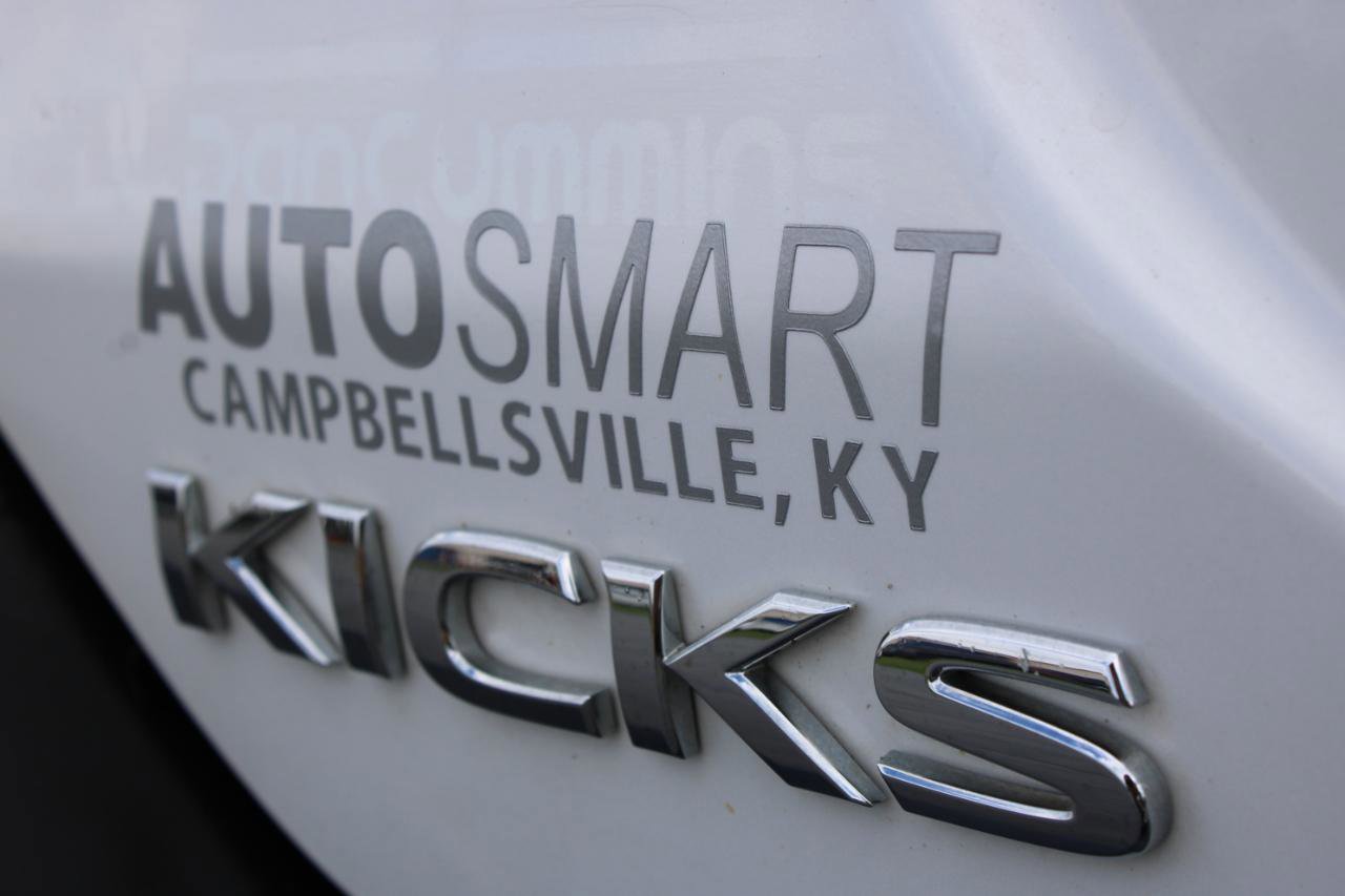 Used 2019 Nissan Kicks SV FWD image 6