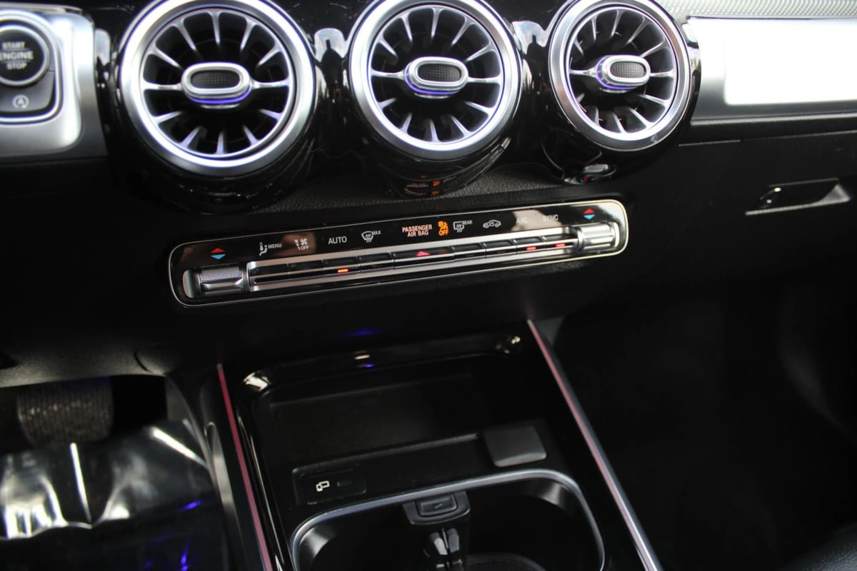 Used 2021 Mercedes-Benz GLB 250 4MATIC image 19
