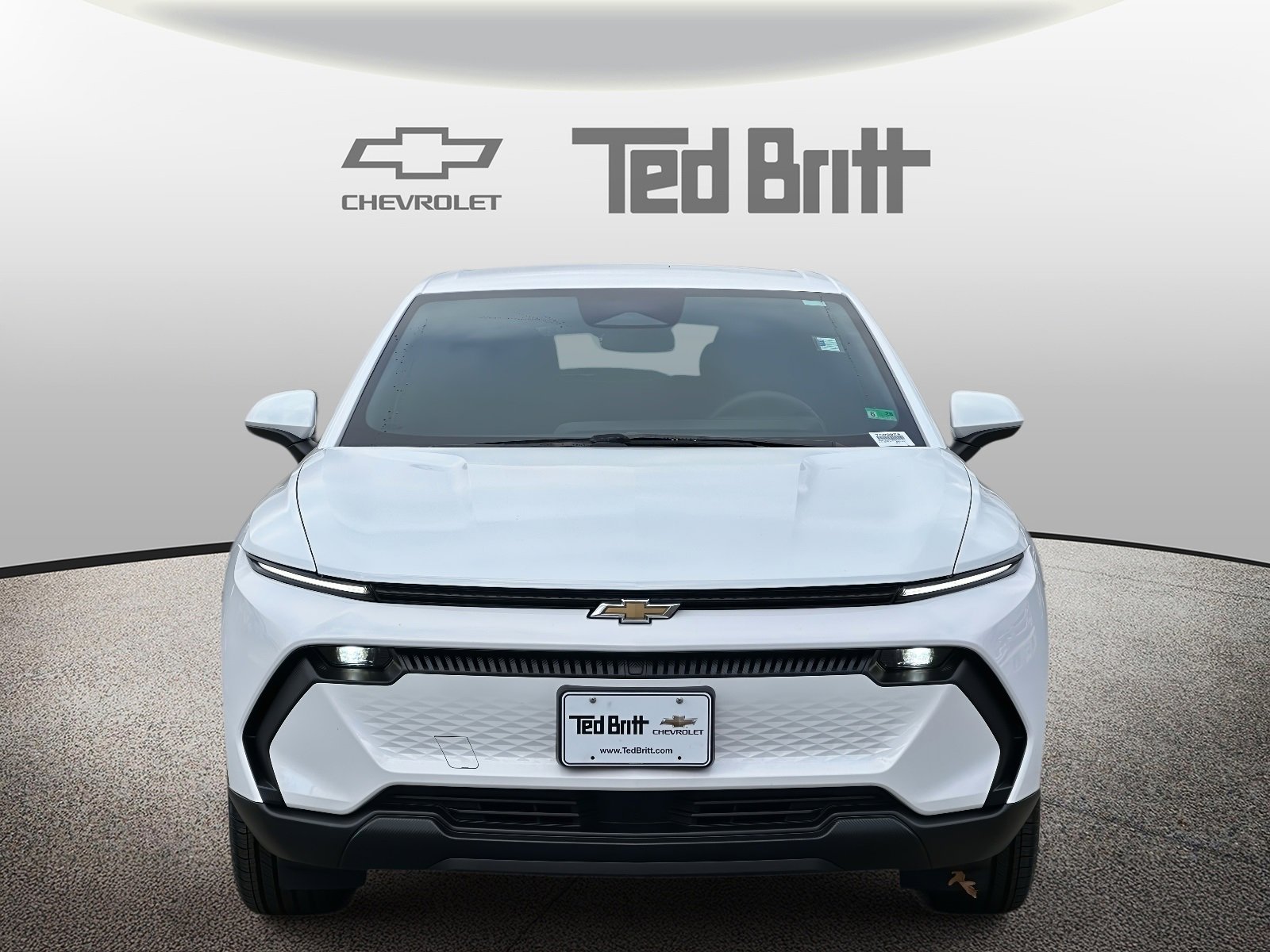 Used 2025 Chevrolet Equinox EV LT image 2