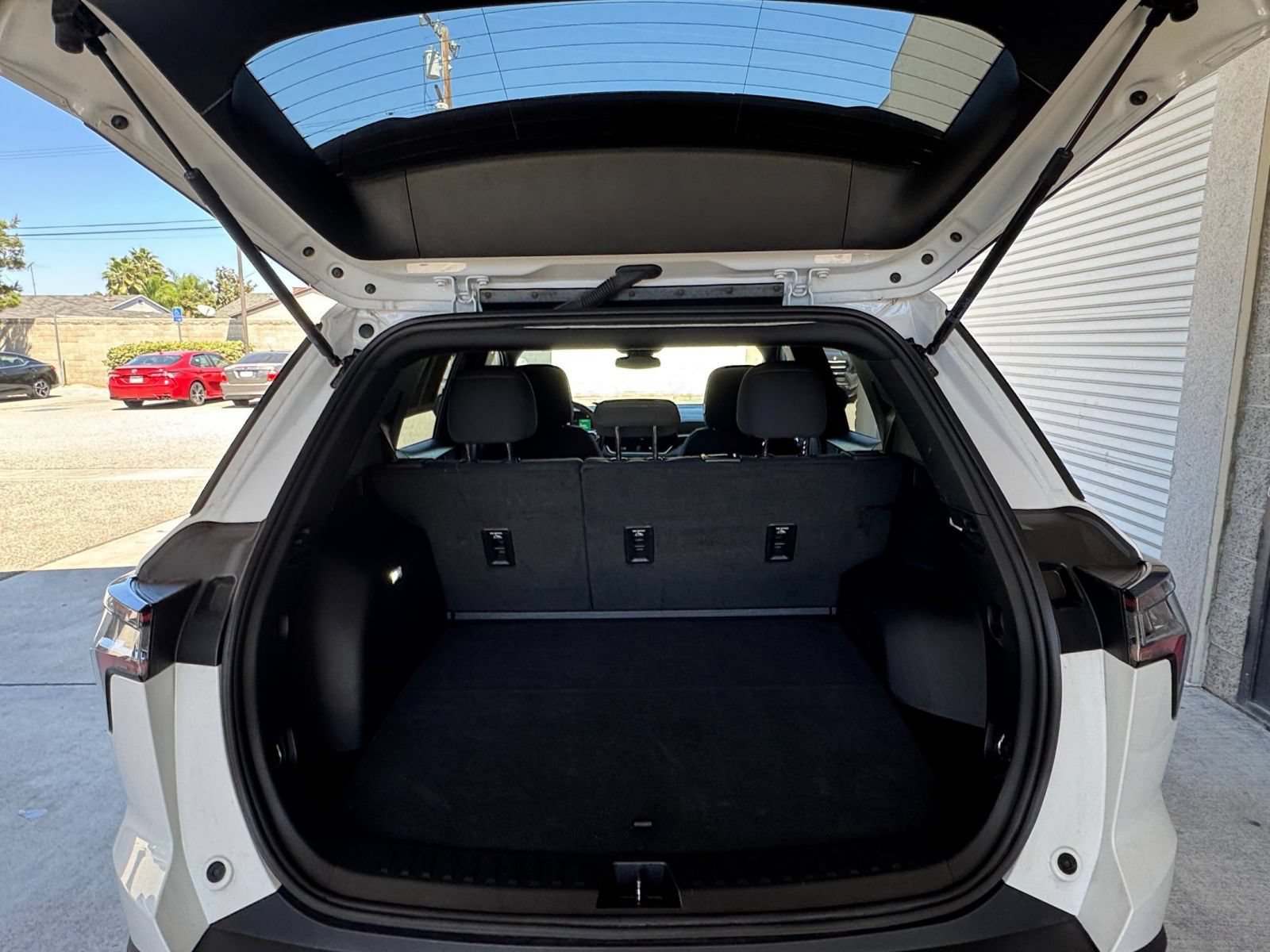 Used 2025 Chevrolet Equinox LT FWD image 31