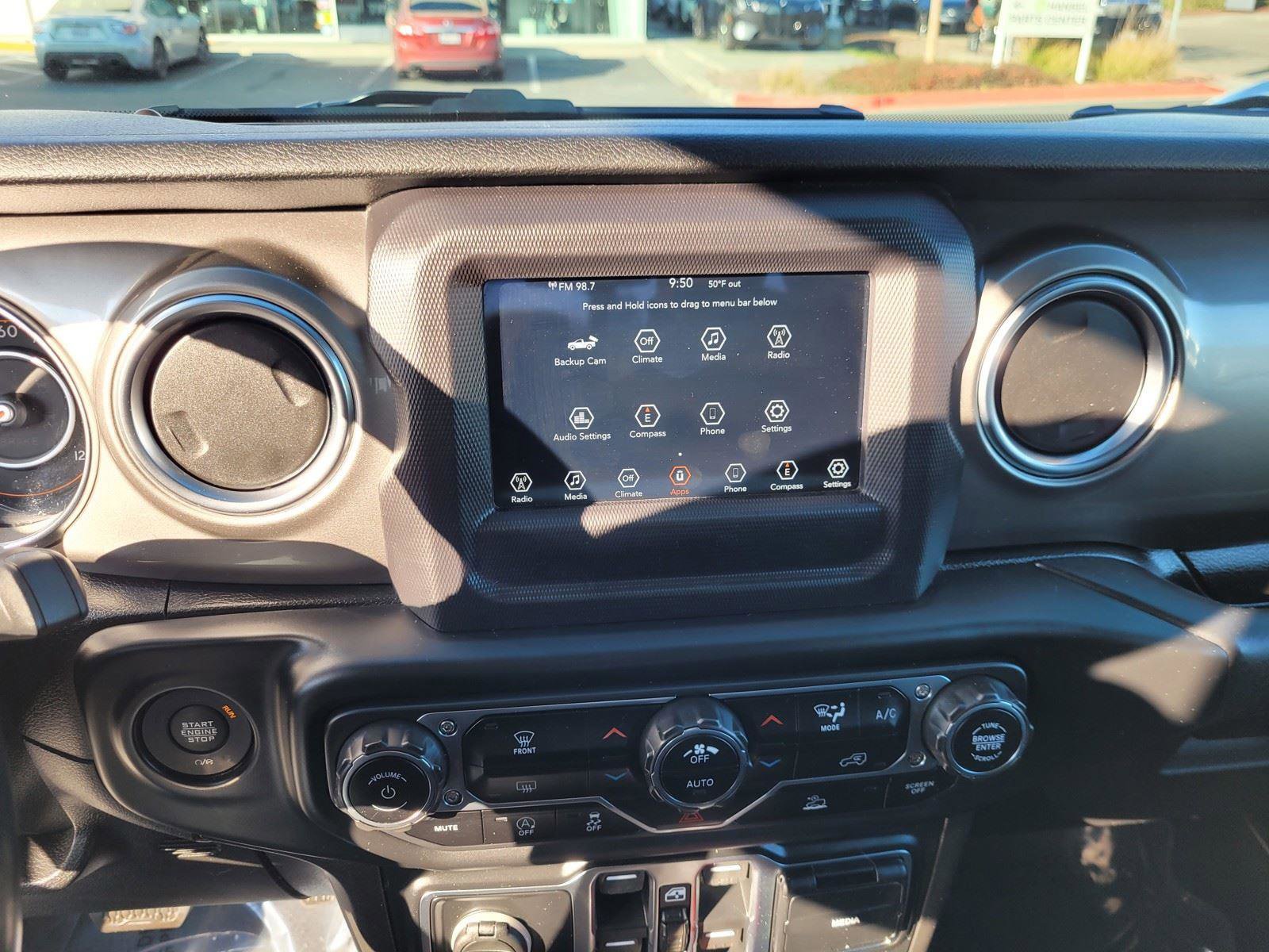 Used 2020 Jeep Gladiator Overland w/ Trailer Tow Package image 29