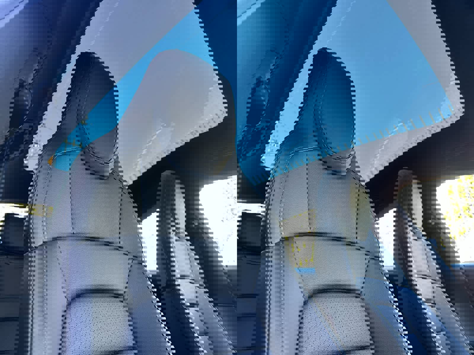 Used 2022 Porsche Taycan image 17