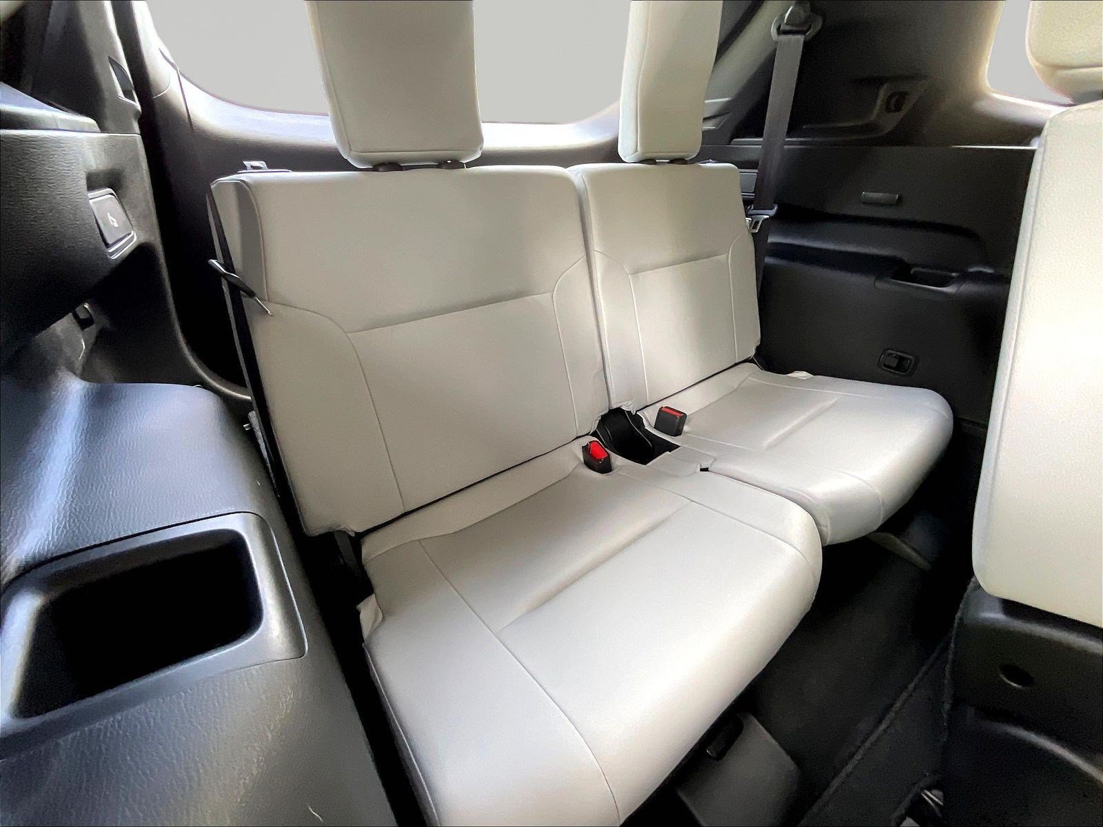 Used 2023 Mitsubishi Outlander SEL FWD image 25