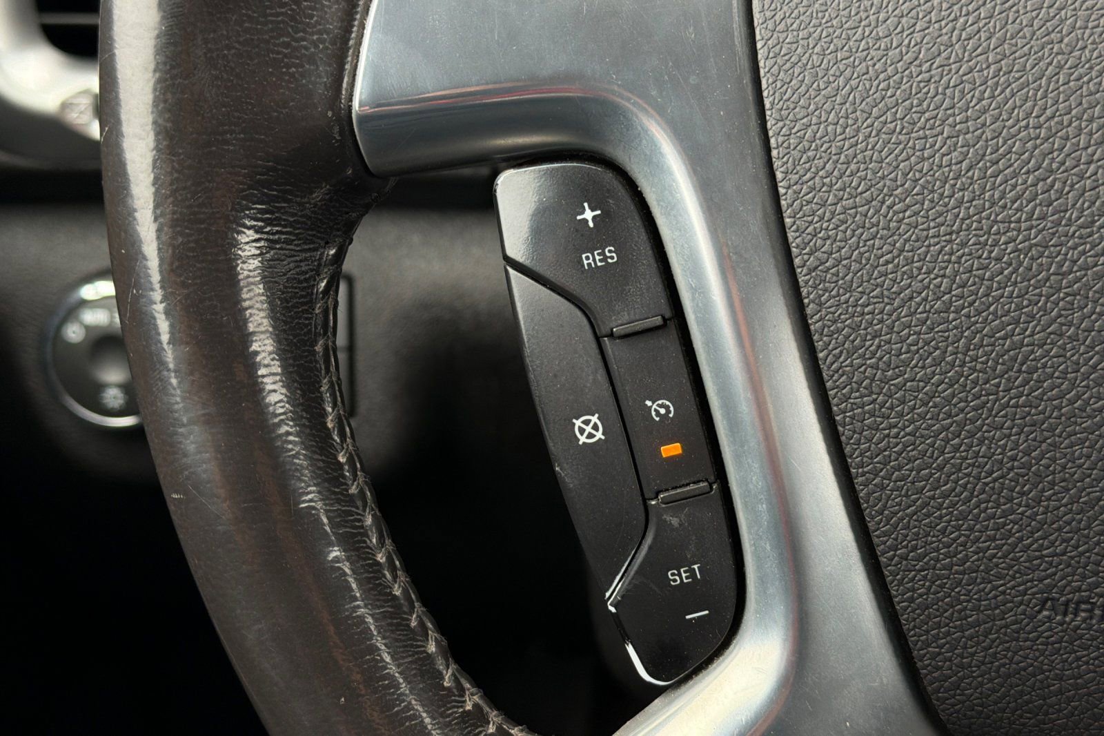 Used 2014 GMC Acadia SLE image 34