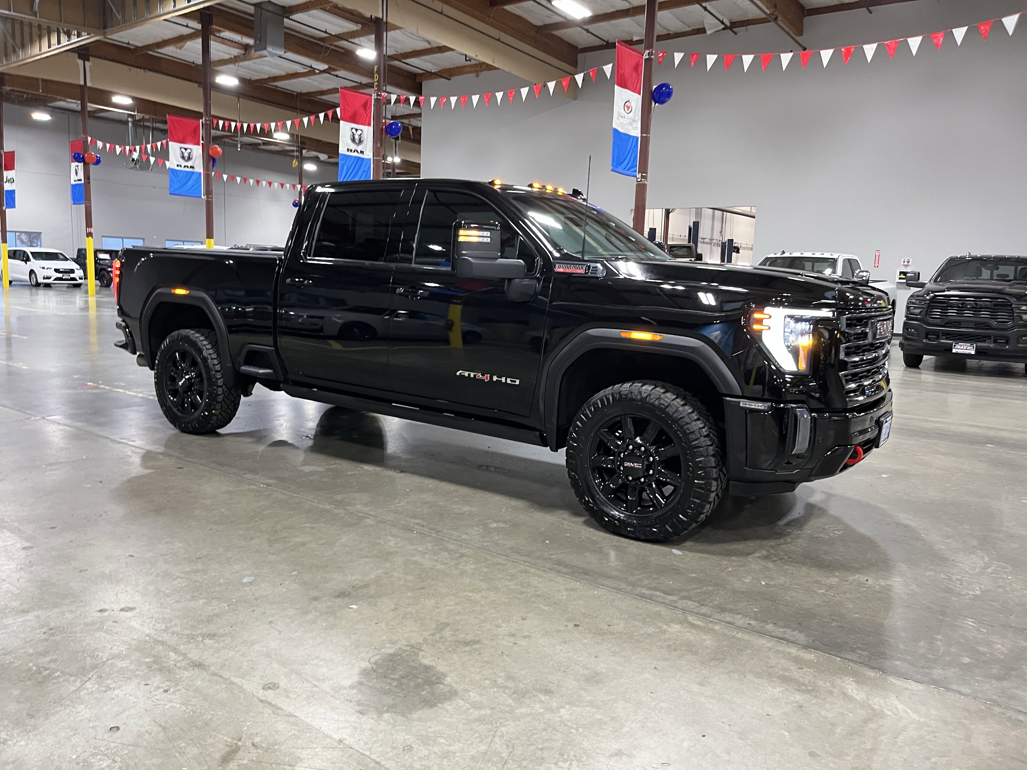 Used 2024 GMC Sierra 3500 AT4 w/ AT4 Premium Plus Package image 7