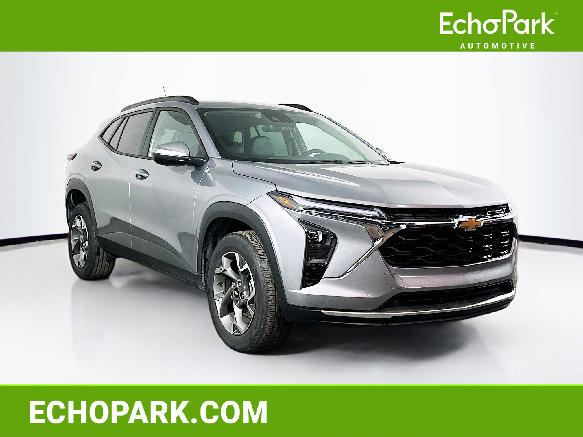 Used 2025 Chevrolet Trax LT w/ LT Convenience Package image 1