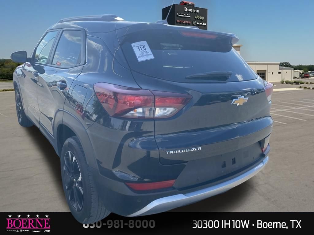 Used 2023 Chevrolet TrailBlazer LT w/ Convenience Package FWD image 9