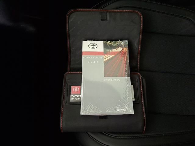 Used 2024 Toyota Corolla Cross LE image 25