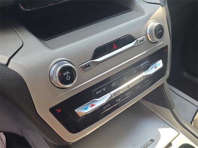 Used 2022 Ford Explorer XLT image 22