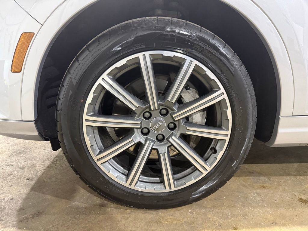 Used 2018 Audi Q7 3.0T Prestige w/ Prestige Package image 33