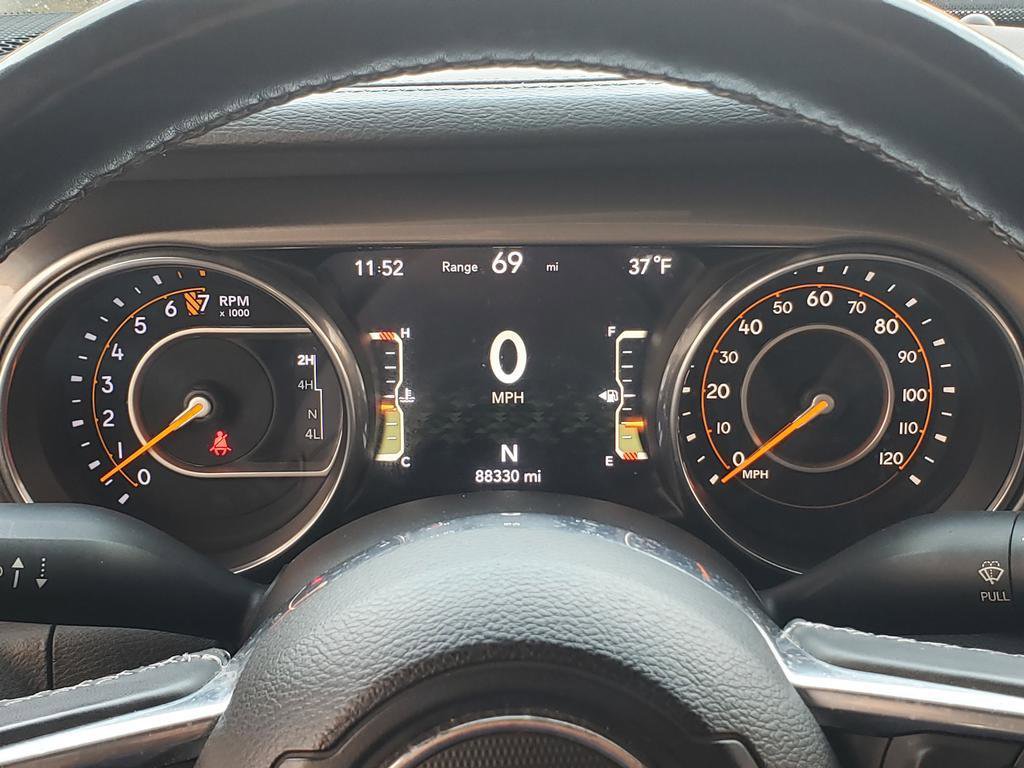 Used 2018 Jeep Wrangler Unlimited Sahara image 41