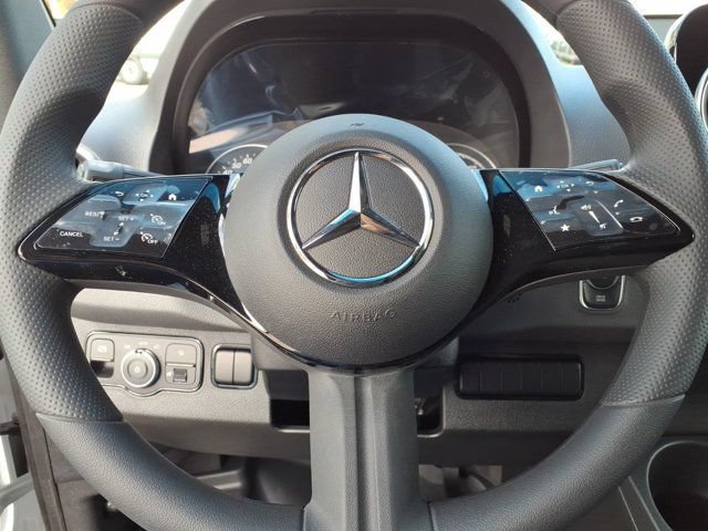 New 2025 Mercedes-Benz eSprinter 170 Cargo image 9