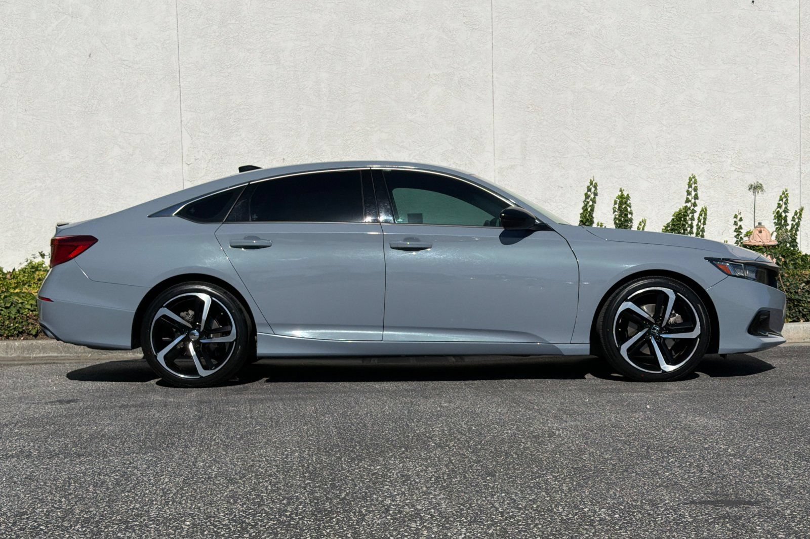 Used 2021 Honda Accord Sport image 3
