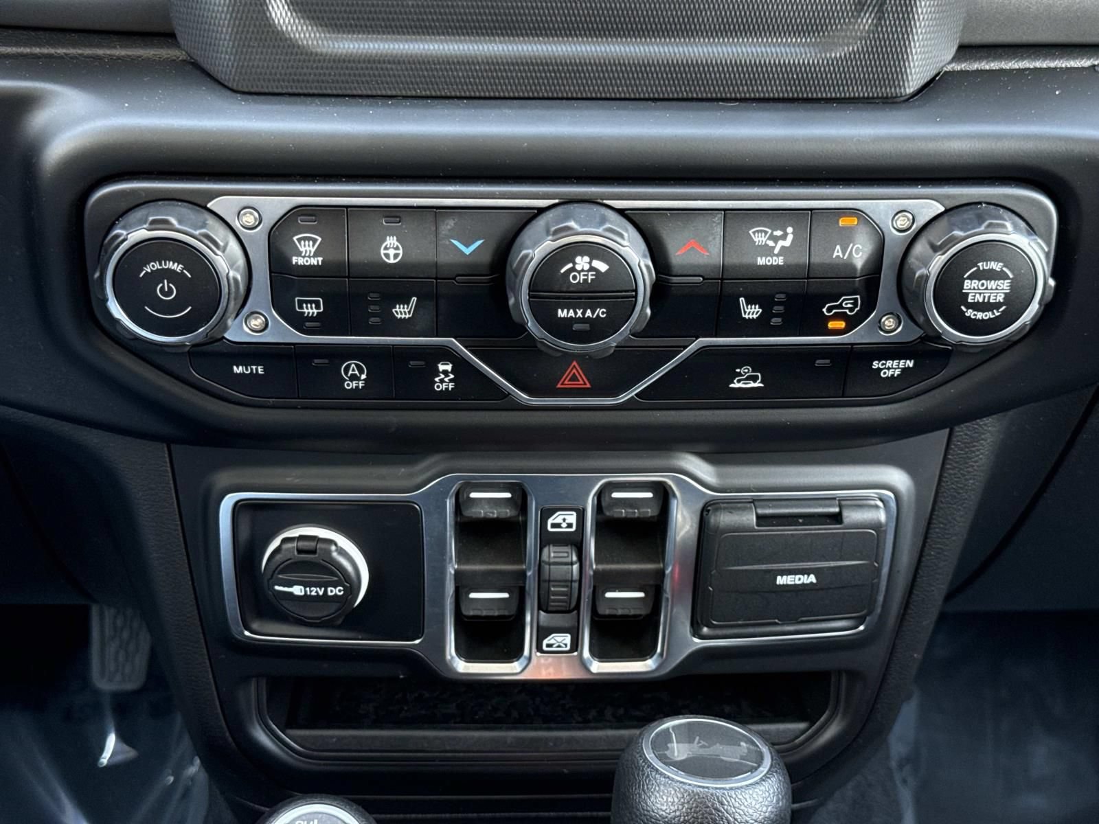 Used 2023 Jeep Wrangler Unlimited Sport AWD/4WD image 13
