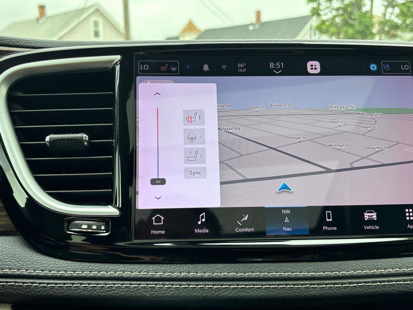 Used 2023 Chrysler Pacifica Limited image 26