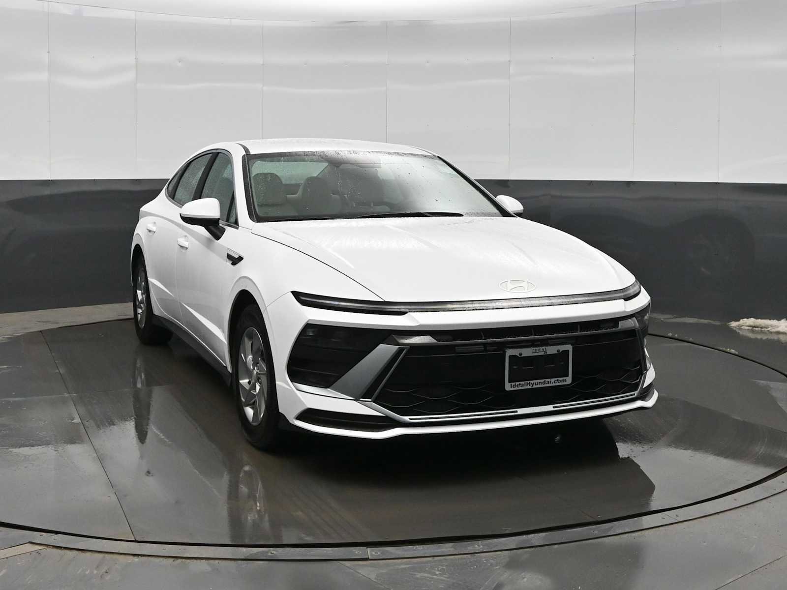 Certified 2025 Hyundai Sonata SE image 2