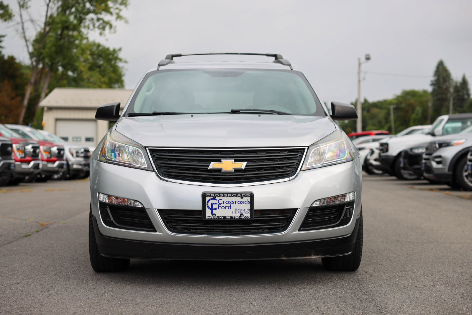 Used 2016 Chevrolet Traverse LS FWD image 2