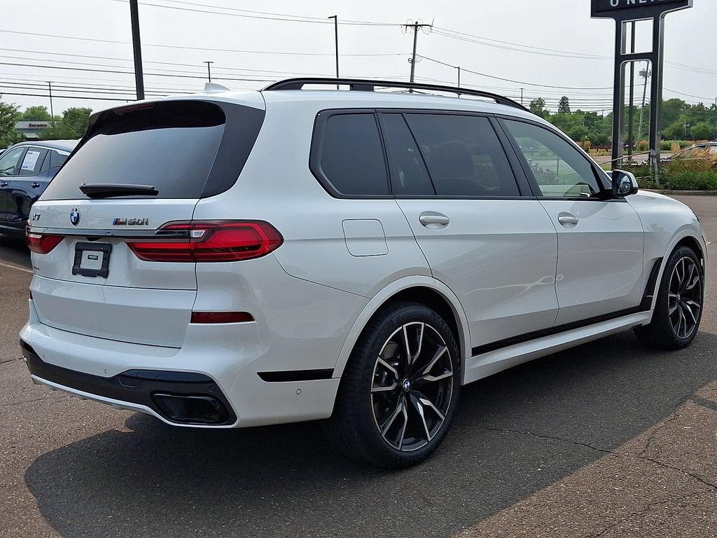 Used 2022 BMW X7 xDrive40i w/ M Sport Package AWD/4WD image 6