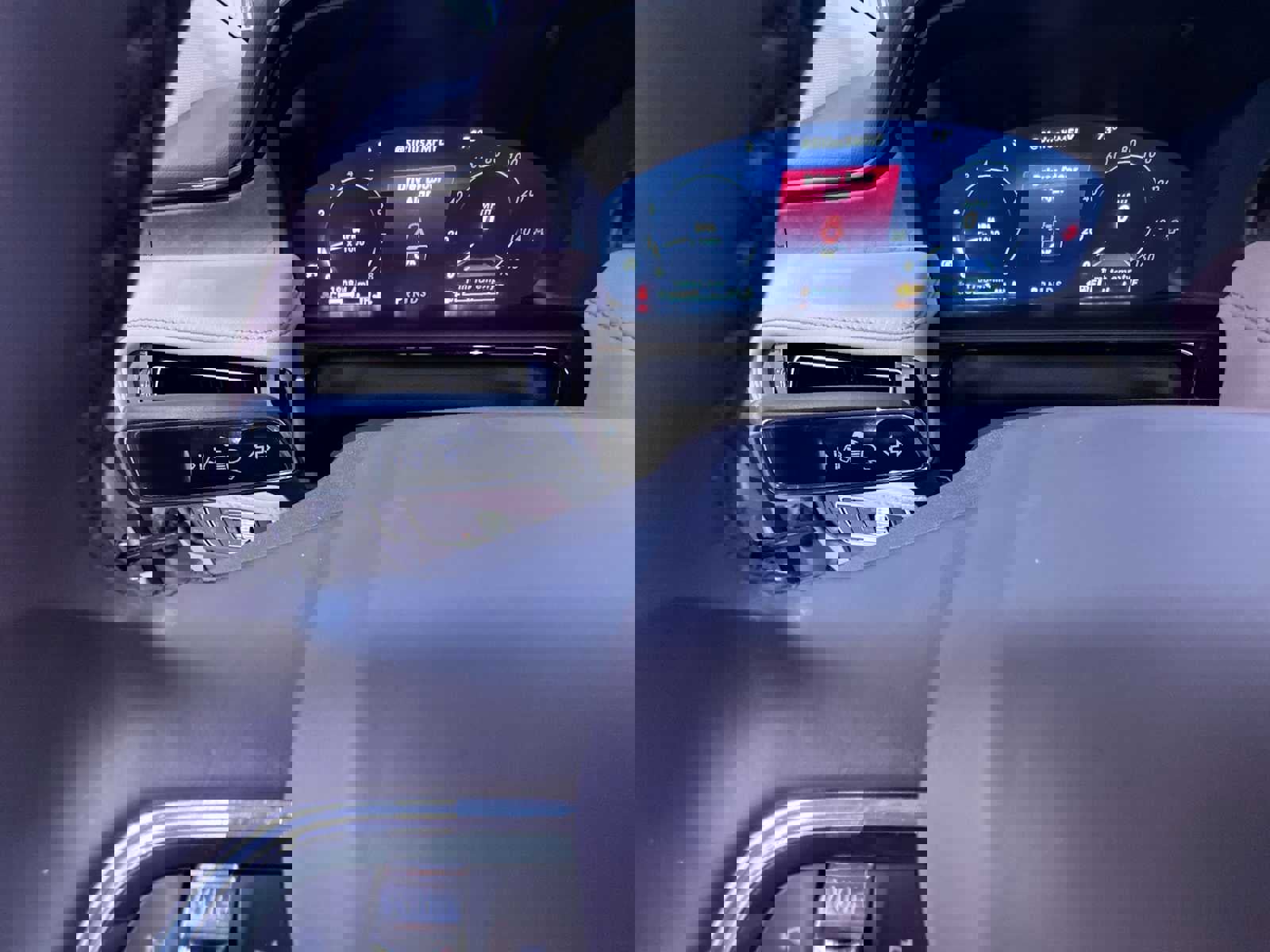 Used 2023 Lincoln Nautilus Reserve image 18