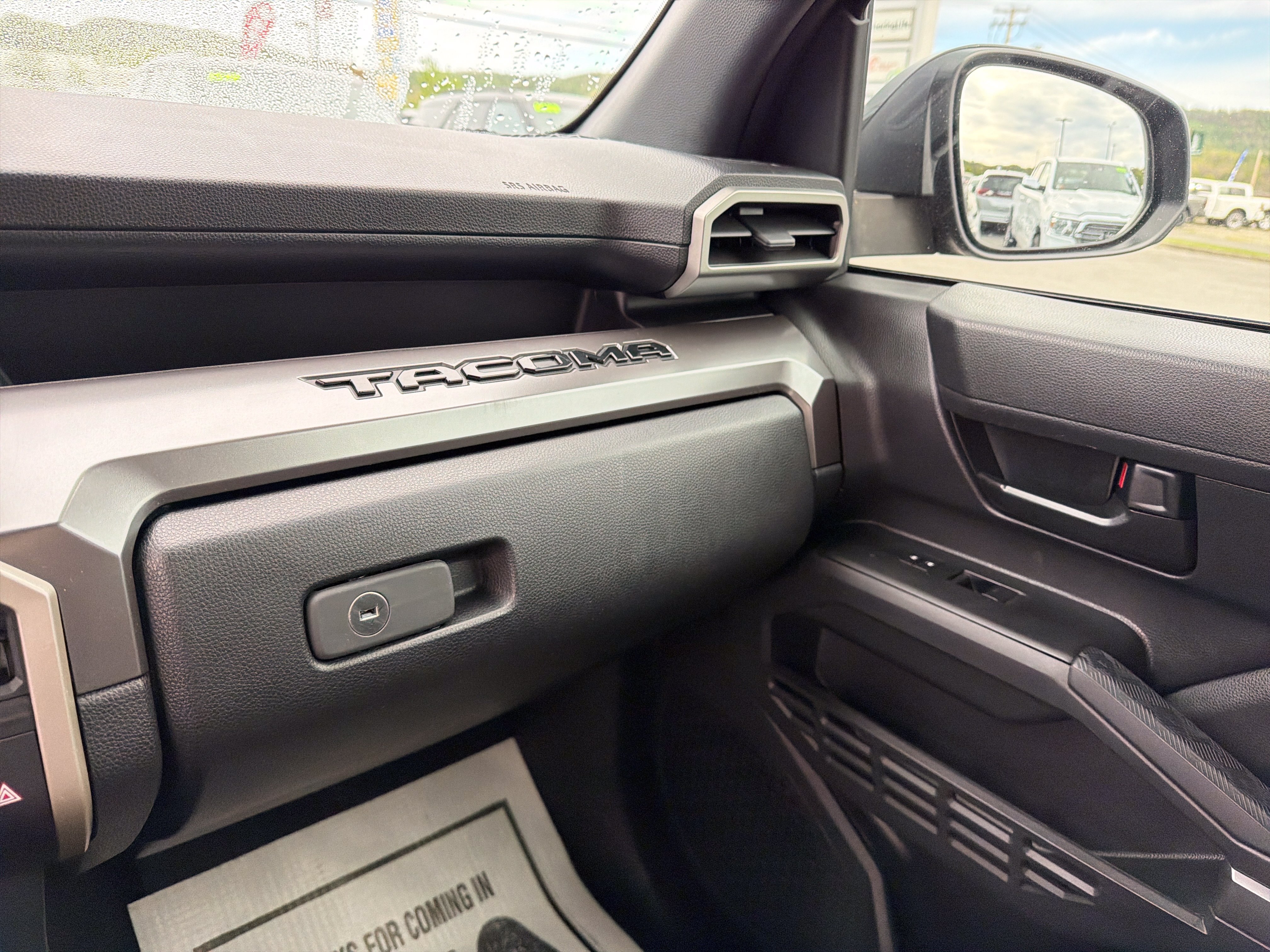 Used 2024 Toyota Tacoma SR5 AWD/4WD image 23