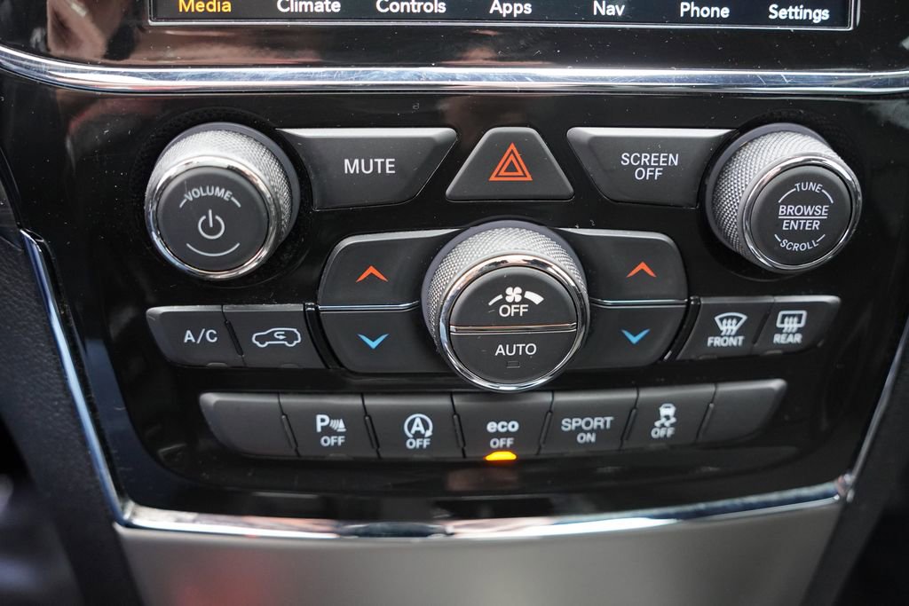 Certified 2022 Jeep Grand Cherokee Laredo X image 30